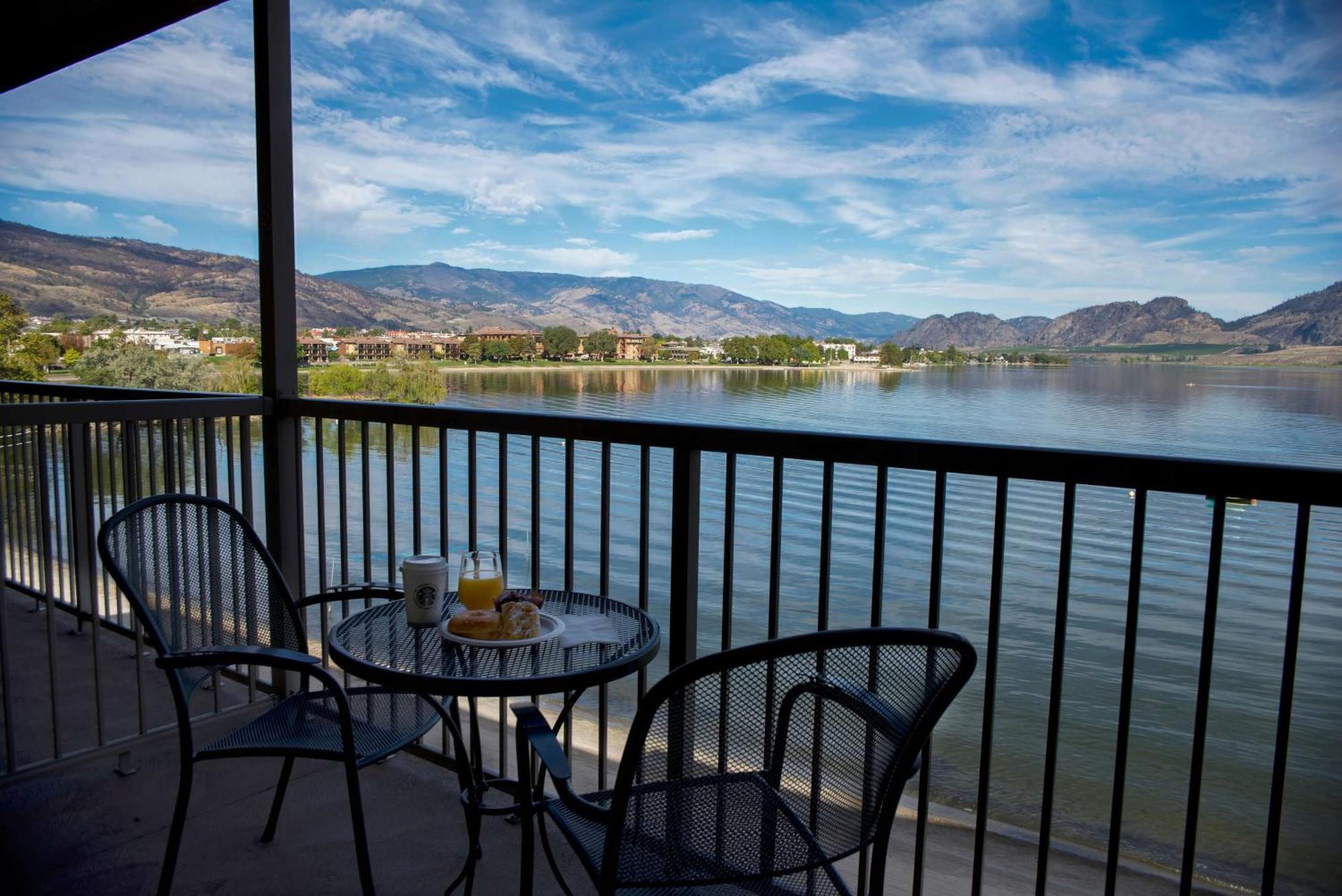 Coast Osoyoos Beach Hotel Exterior foto