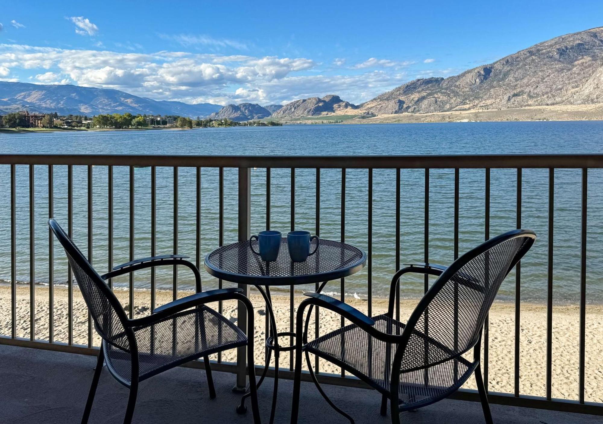 Coast Osoyoos Beach Hotel Exterior foto