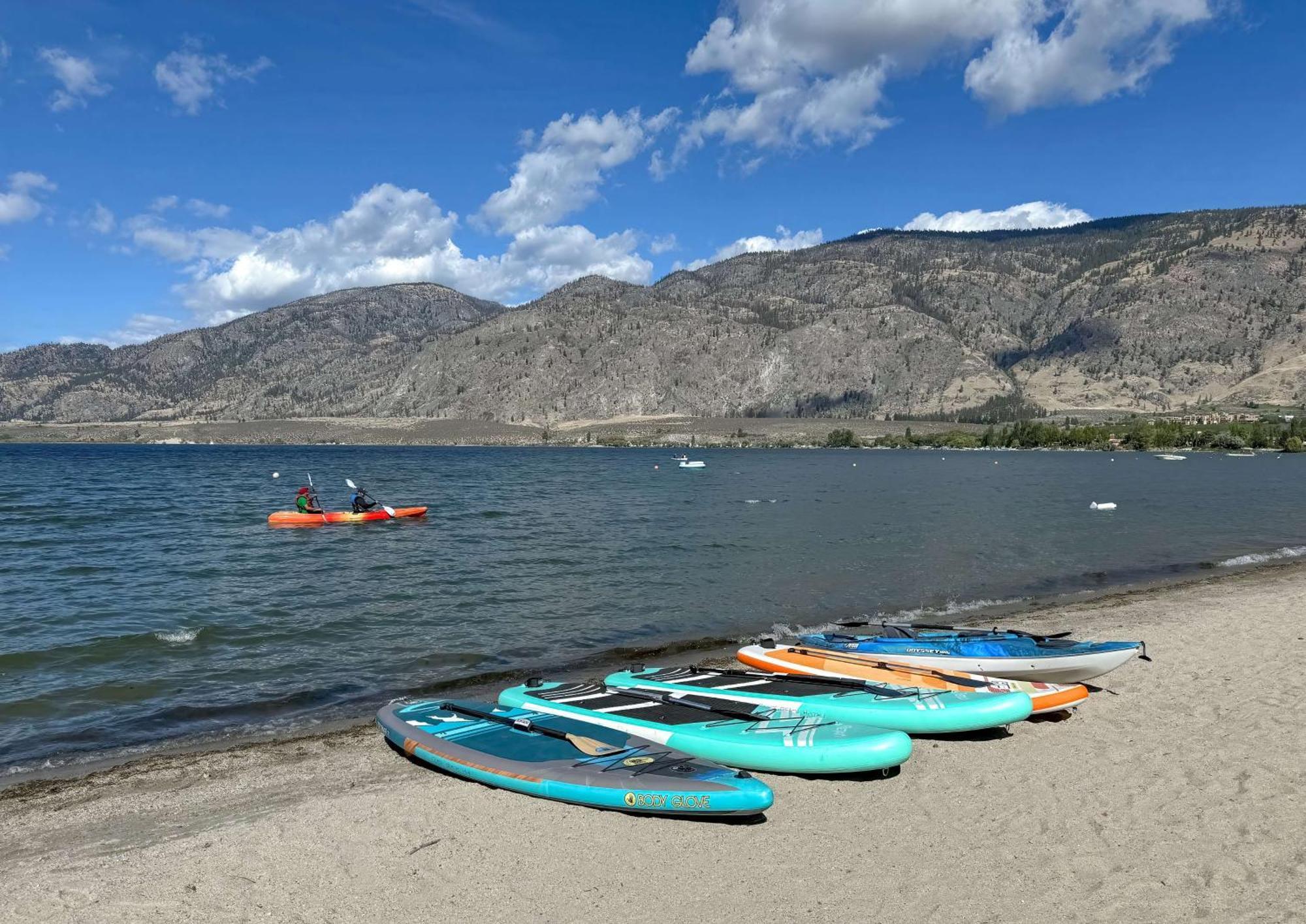 Coast Osoyoos Beach Hotel Exterior foto